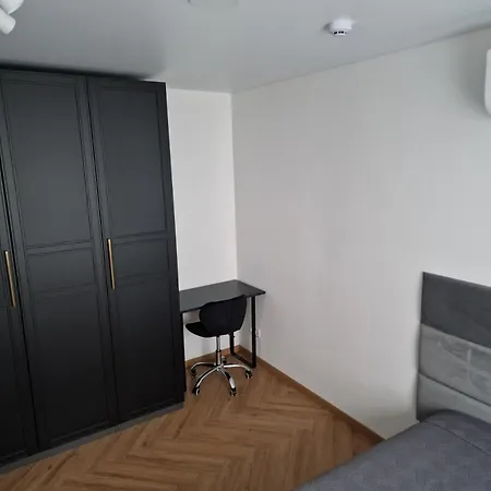 Old House Apartment *